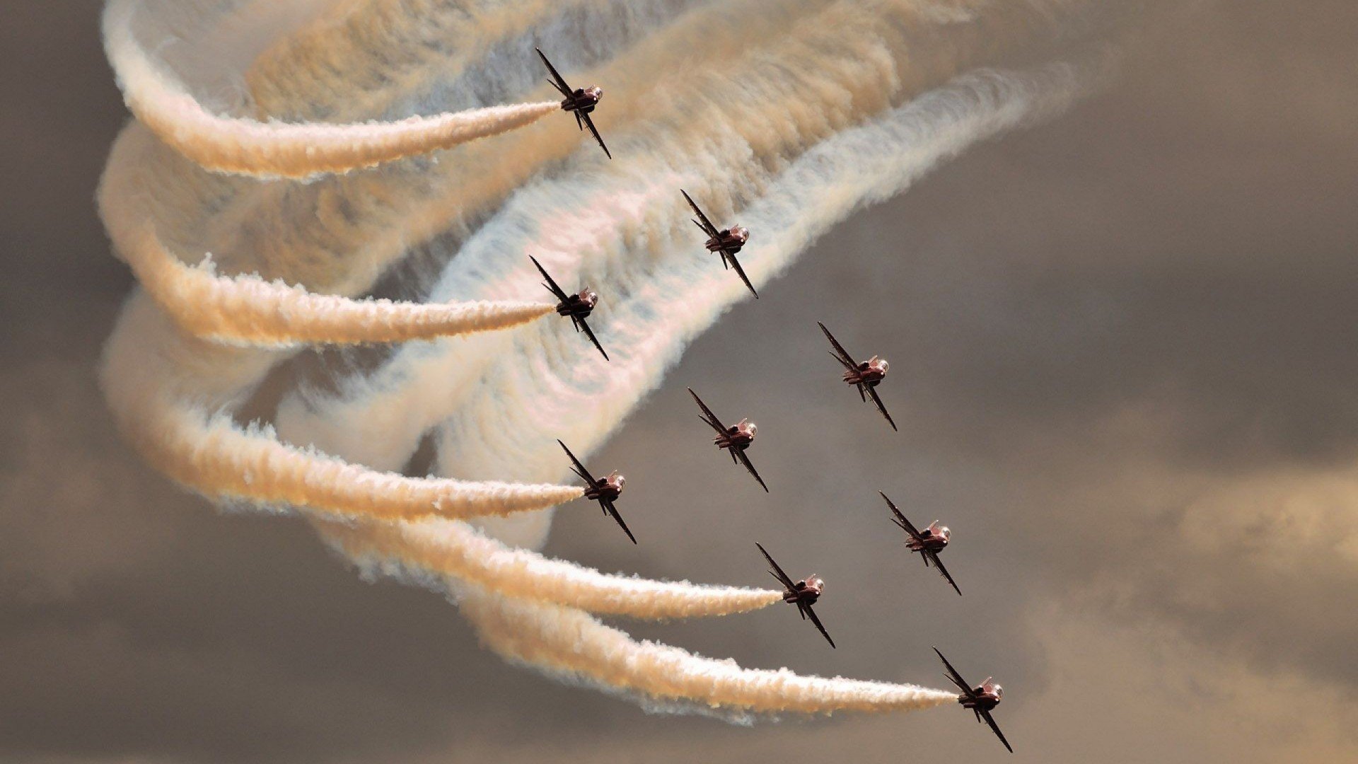 开云官方网站-“德甲战役频繁，冠军归属悬念逐步升温”，德甲揭幕战历史战绩